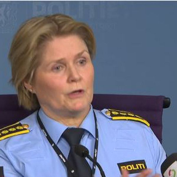 Polisen håller presskonferens med anledningen av händelsen där en ambulans blev kapad i Oslo och där gärningsmannen körde på flera personer