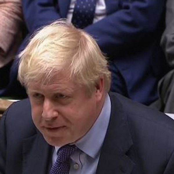 Det blev både fram- och motgångar för premiärminister Boris Johnson när det brittiska underhuset röstade igenom regeringens avtal – men inte hans tidsplan för brexit.