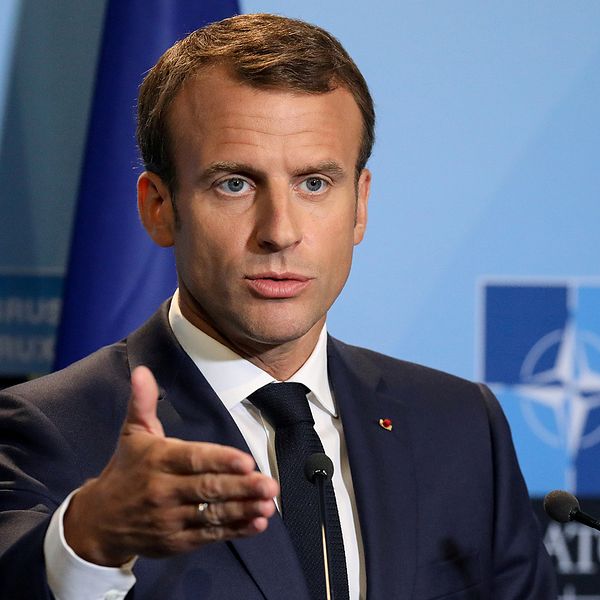 Frankrikes president Emmanuel Macron skräder inte orden om försvarsalliansens Natos tillstånd