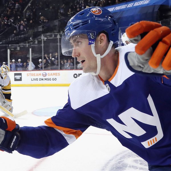 Brock Nelson avgjorde för New York Islanders i klubbens rekordmatch.