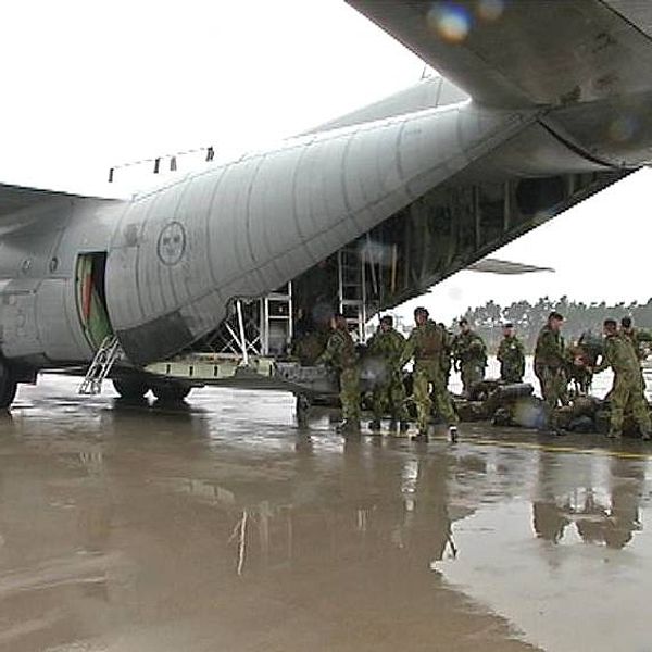 Om Gotland ska försvaras i en krigssituation, så måste militär personal snabbt flygas över från fastlandet för att använda de stridsvagnar som står i förråd på ön. 
Det här är något som försvarsmakten kommer att öva på, och man börjar idag.