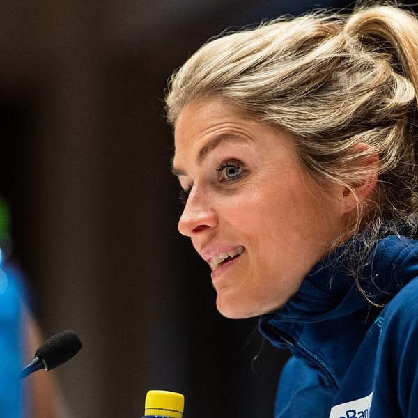 Therese Johaug tycker det är synd att Frida Karlsson inte är i Davos i helgen.