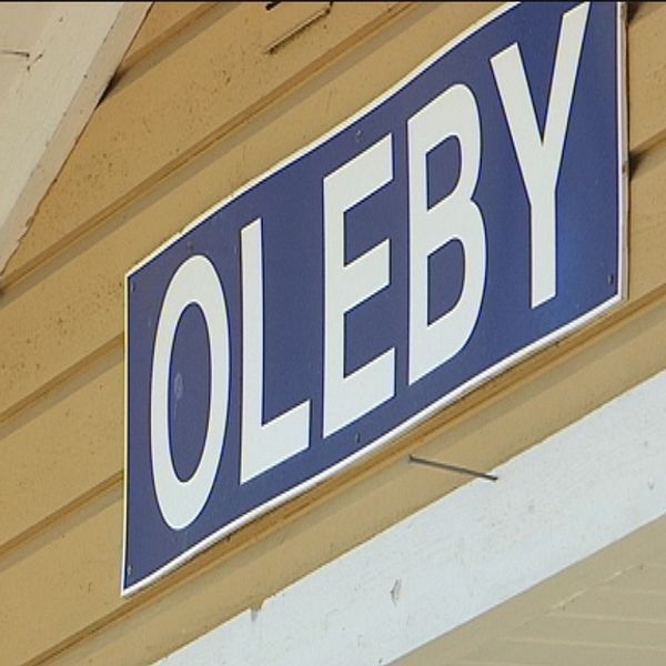 Skylt på Oleby station.