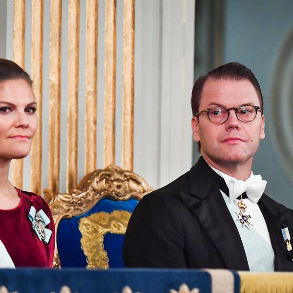 Kronprinsessan Victoria och prins Daniel under Svenska akademiens årliga högtidssammankomst Börshuset i Gamla stan innan julhelgen.
