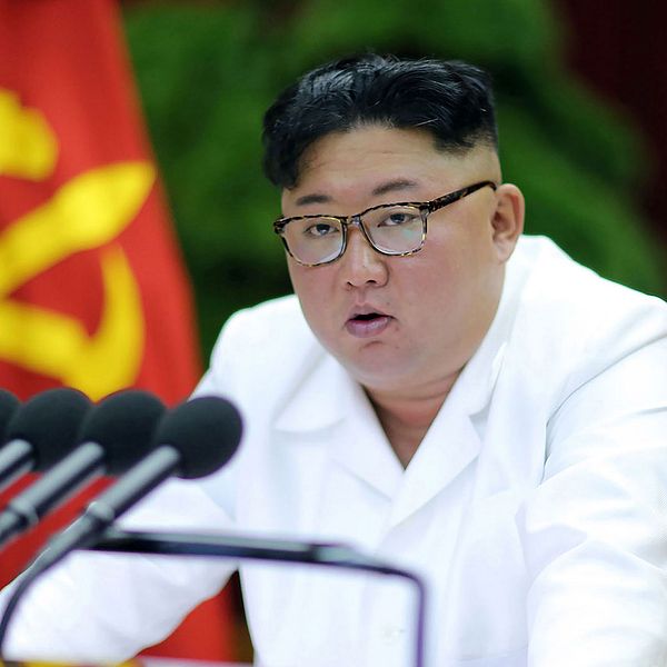 Nordkoreas diktator Kim Jong Un talar på centralkommittens partimöte i Pyongyang den 29 december 2019.