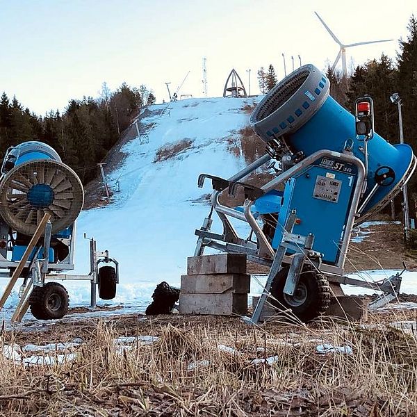 Stängda skidbackar