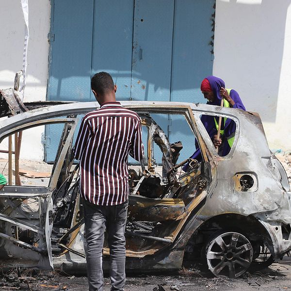 11 människor har skadats i ett bombdåd i Mogadishu.
