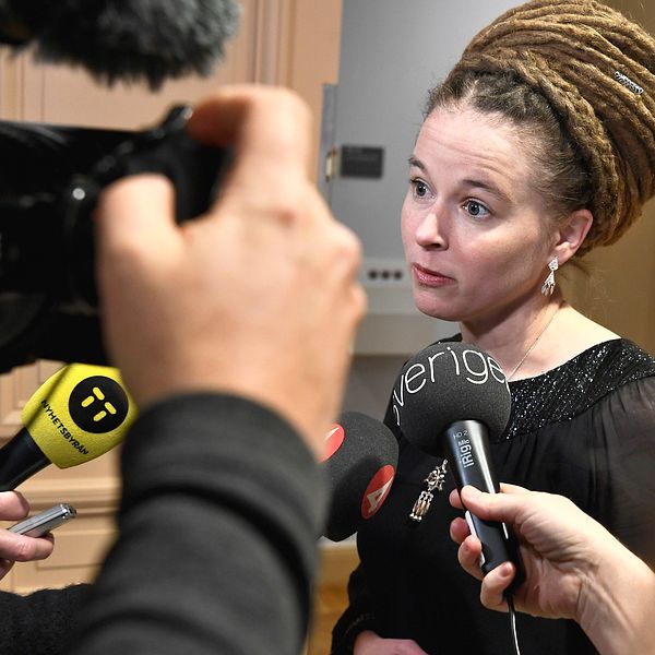 Kulturminister Amanda Lind (MP) kritiserades för att hon inte sett en enda Guldbaggenominerad svensk film. ”Mitt jobb som kulturminister är inte primärt att titta på film”, säger hon nu.