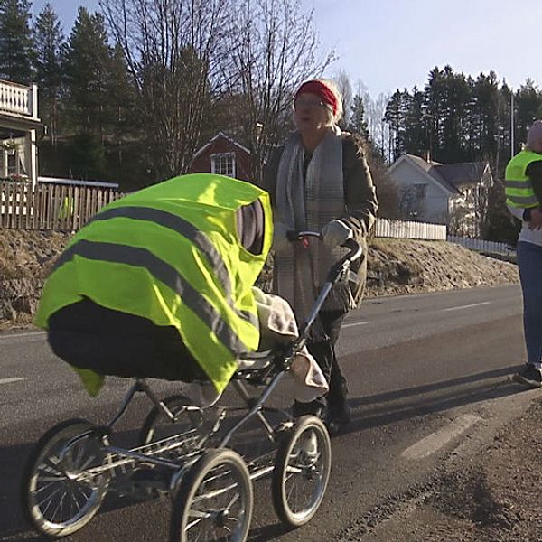 Linnea Uddström har med andan i halsen kastat sig i diket med barn och barnvagn fler gånger