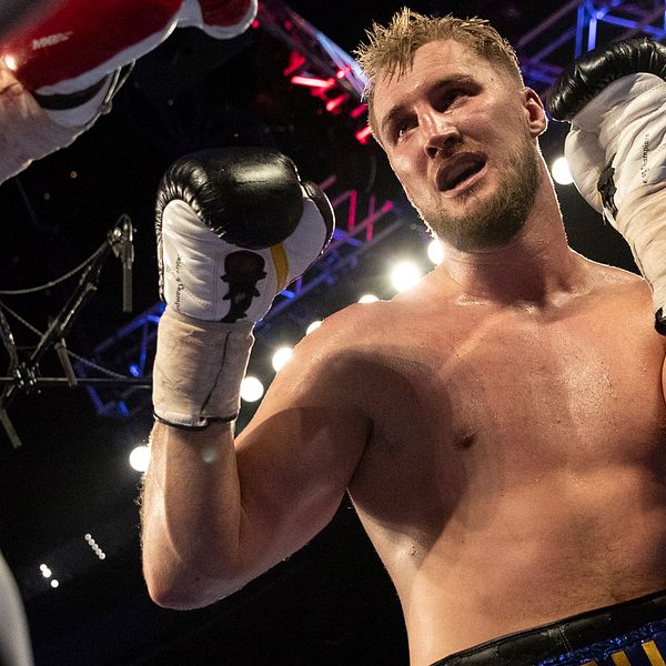 Otto Wallin under stormatchen mot Tyson Fury i september.