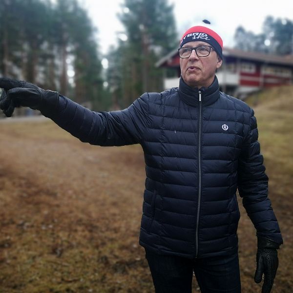 Thommy Eventorn, ordförande i Nybro ski oroar sig för återväxten inom skidsporten när skidintresserade ungdomar får se sina tävlingar och lopp inställda gång på gång på grund av snöbristen.