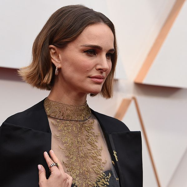 Natalie Portman i sin mantel.