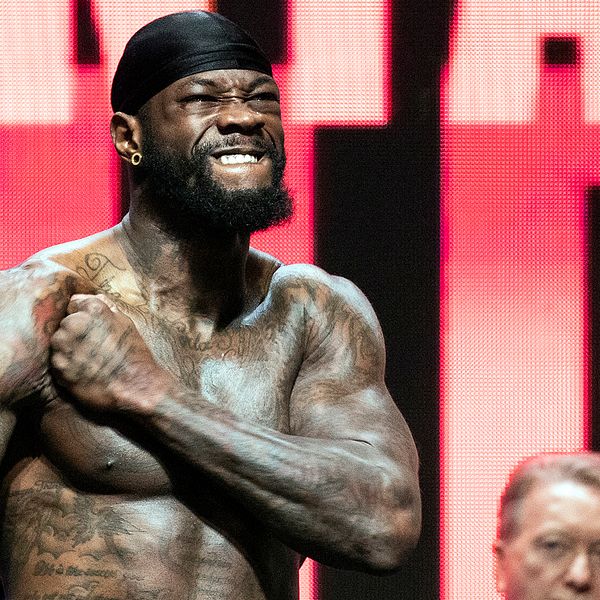 Amerikanske tungviktsmästaren Deontay Wilder vid nattens invägning i Las Vegas.