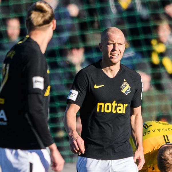 AIK:s Per Karlsson deppar efter 2-0 under fotbollsmatchen i Svenska Cupen mellan AIK och Jönköping den 23 februari 2020 i Stockholm.