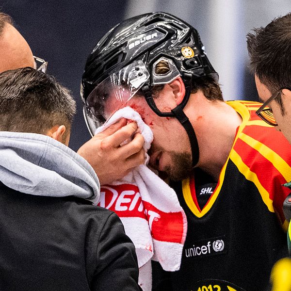 För en knapp månad sedan fick Marcus Ersson en skridsko i ögat.