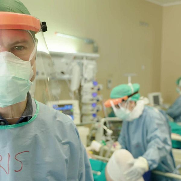 SVT:s Europakorrespondent Christoffer Wendick på plats i en av norra Italiens hårt ansträngda intensivvårdsavdelningar.