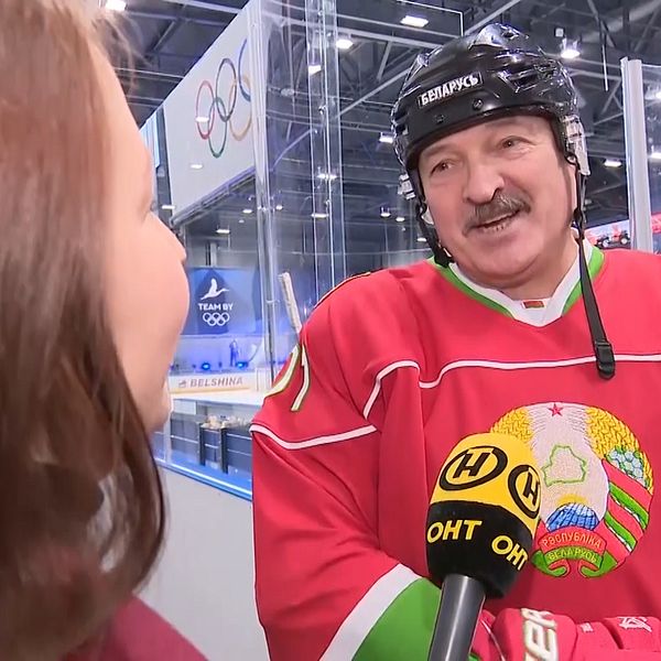 Vitryske presidenten försvarar beslutet att låta idrotten pågå.