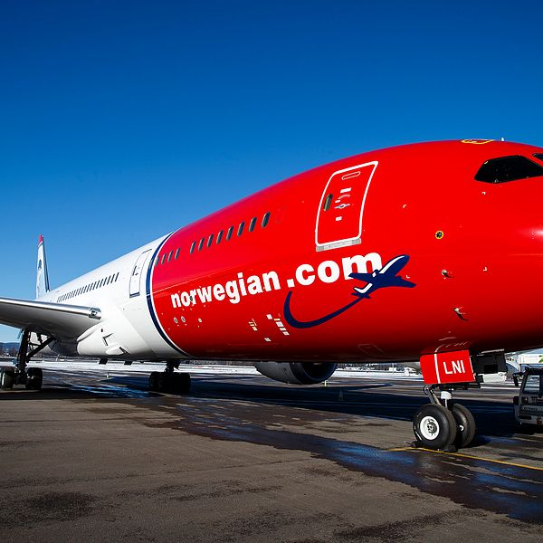 Alla kabinpersonalanställda på flygbolaget Norwegian och BRA i Sverige – 1 800 personer – varslas om uppsägning