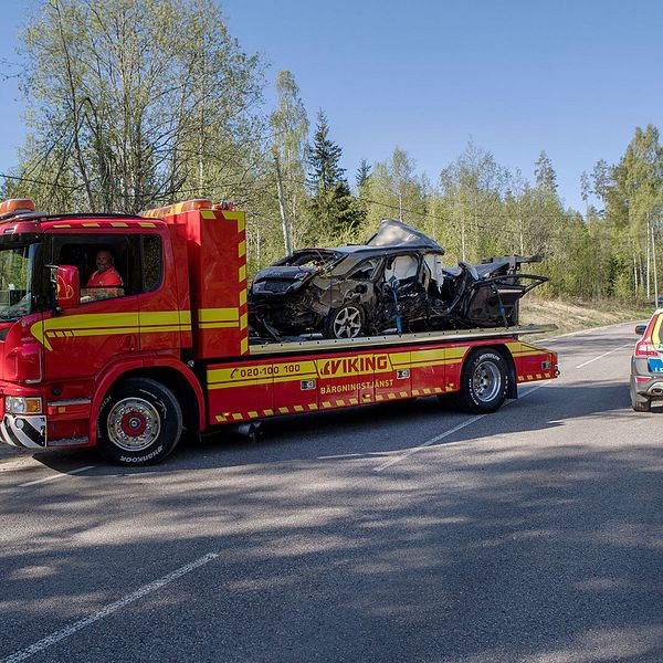 Singelolycka vid Sörfors strax utanför Sundsvall natten mot söndagen. Fem personer fördes till sjukhus med allvarliga skador.