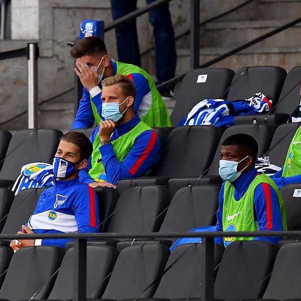 Nu slipper avbytarna i Hertha Berlin och de andra tyska lagen bära ansiktsmask.