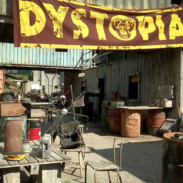 Containerstaden vid den nedlagda gruvan i Stråssa är en av de miljöer där TV-serien Dystopia utspelar sig.