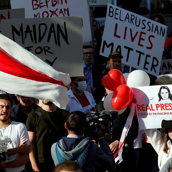 Demonstrationer har pågått i Belarus sedan valresultatet presenterades under söndagen.
