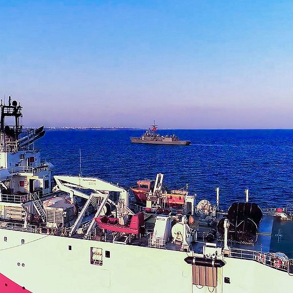 Det turkiska prospekteringsfartyget Oruc på väg mot grekiska ön Kastellorizo.