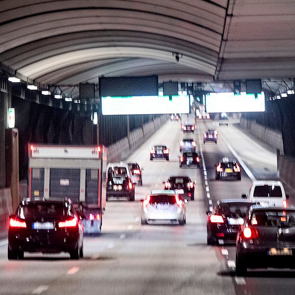 Trafik i Hammarbytunneln i Stockholm. Genrebild.