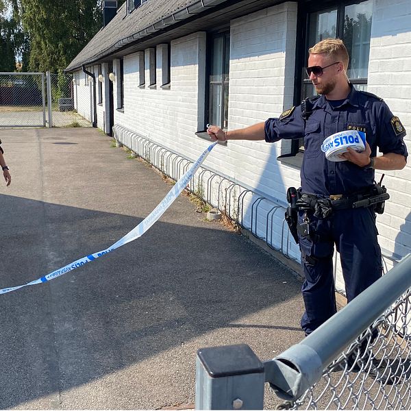 Polisen har spärrat av området runt badet där drunkningstillbudet inträffade tidigare på tisdagen.