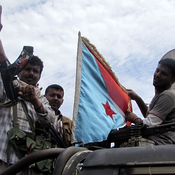 Milismän som stödjer den avgångne president Hadi i Aden