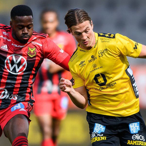 Östersunds Isak Ssewankambo och Elfsborgs Simon Olsson.