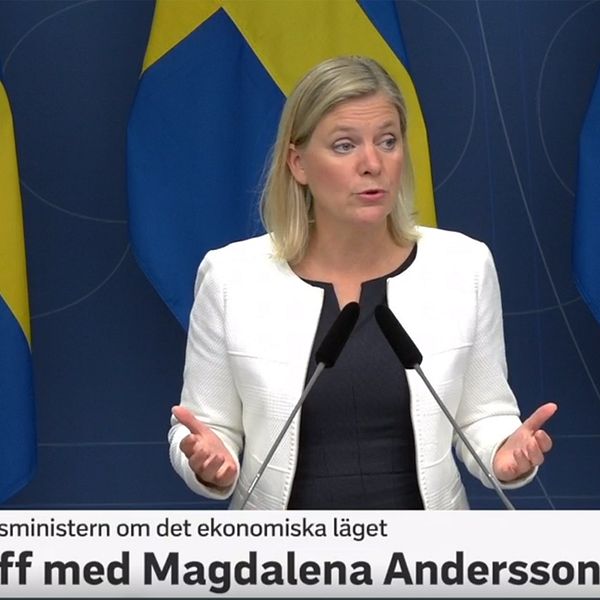 Finansminister Magdalena Andersson (S) håller pressträff om det ekonomiska läget.