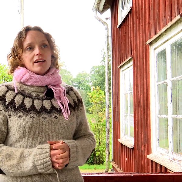 Starta klippet för att se och höra ödehus-entusiasten Jennifer Erlandsson prata om att det inte är ”katt-tanter och folk som smygodlar cannabis” som visar intresse för obebodda hus.