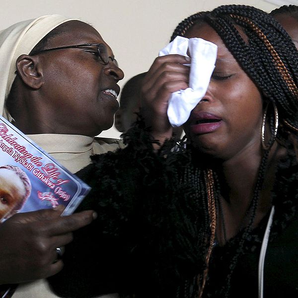 Kenyaner sörjer Angela Nyokabi, student som dödades i mass-slakten på Garissa-universitetet.