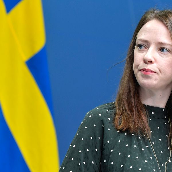 Jämställdhetsminister Åsa Lindhagen kandiderar till språkrör för Miljöpartiet efter Isabella Lövins avhopp.