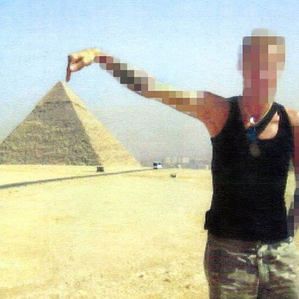 Bild från polisens förundersökning. ”Rullstolsmannen” på semester i Egypten