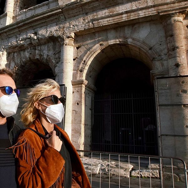 Italien inför nya restriktioner för att stoppa spridningen av coronaviruset.