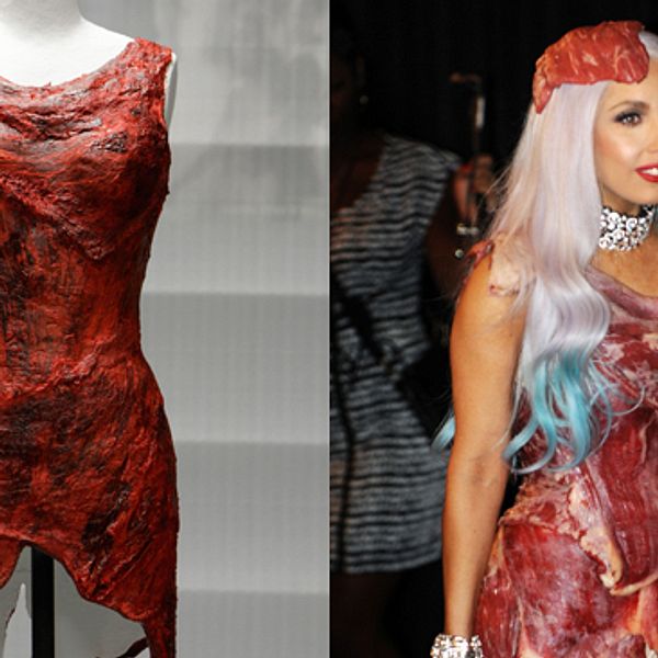 Lady Gagas köttklänning ställs ut i Washington DC.