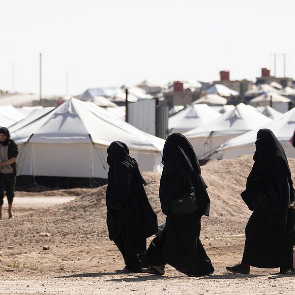 Kvinnor i ett flyktingläger.