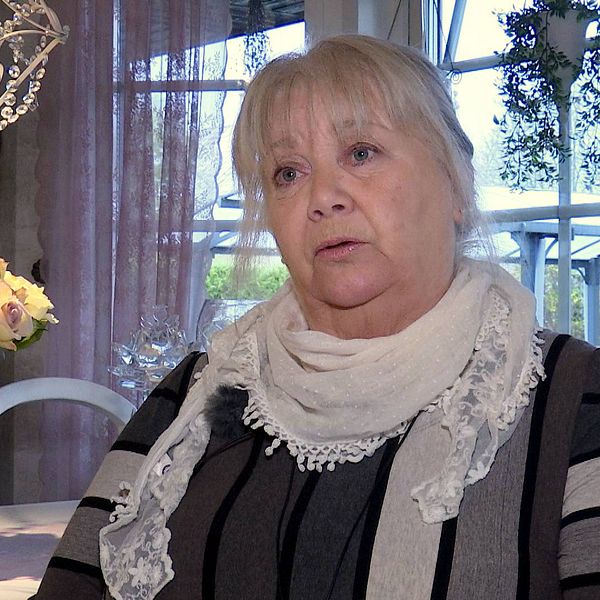 Anna-Karin Byström vill att Munkfors kommun återinför fast anställda lokalvårdare på äldreboenden.