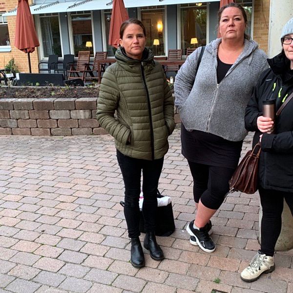 Undersköterskorna Jenny Cederblad, Petra Hultberg och Claudia Scucchia utanför Nibblegården i Lund