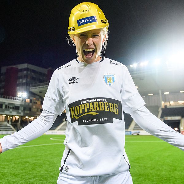 Rebecka Blomqvist firar SM-guldet med Göteborg.