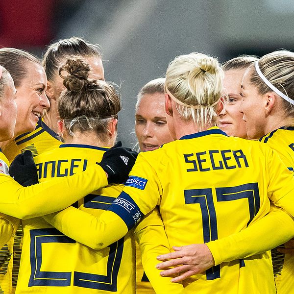 Sverige jublar efter 2–0 mot Slovakien