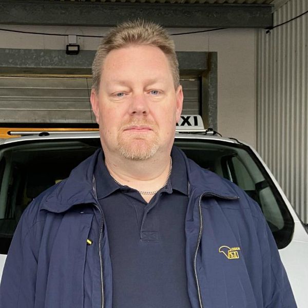 Michell Persson är ägare för Oskarshamns Taxi. han berättar om hur hans verksamhet har drabbats avcoronapandemin.
