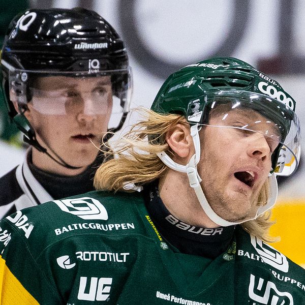 Björklövens Olle Liss deppar under ishockeymatchen i Hockeyallsvenskan mellan Björklöven och Mora den 14 December 2020 i Umeå.
