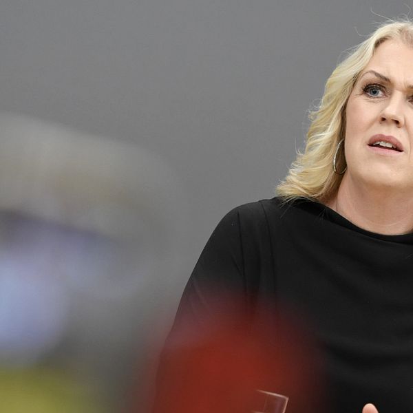 Lena Hallengren (S), socialminister, på presskonferens om coronakommissionen 15 december 2020.