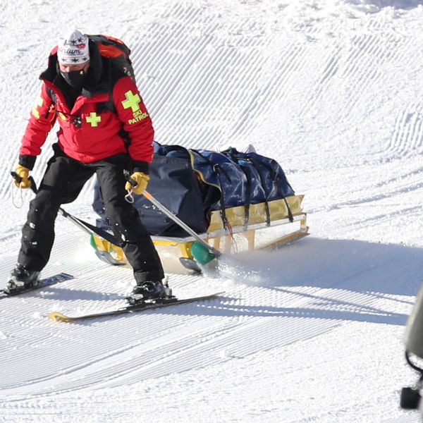 Nicole Schmidhofer kraschade illa under damernas störtlopp i Val d'Isère.