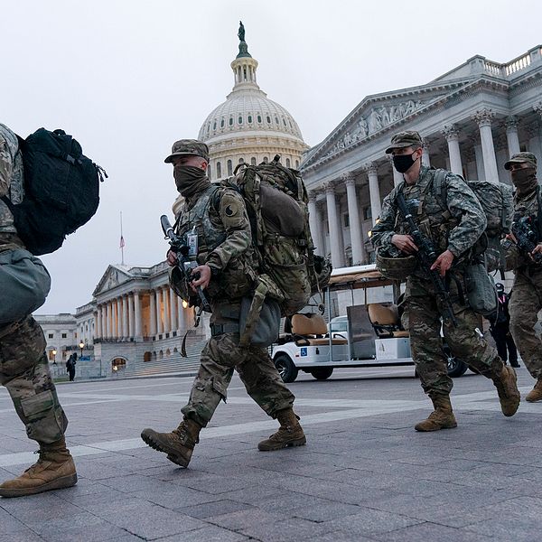 Soldater ur nationalgardet vid Kapitolium i Washington DC.