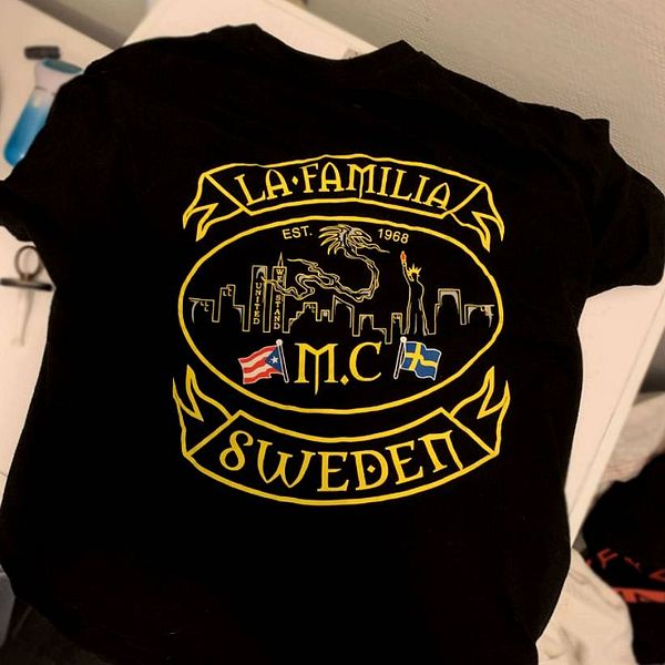 T-shirt med MC-gänget La Familias logotyp.