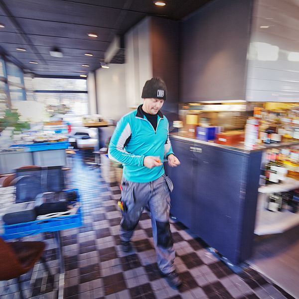 Alex Lindqvist, krögare i Gävle, renoverar sin restaurang.